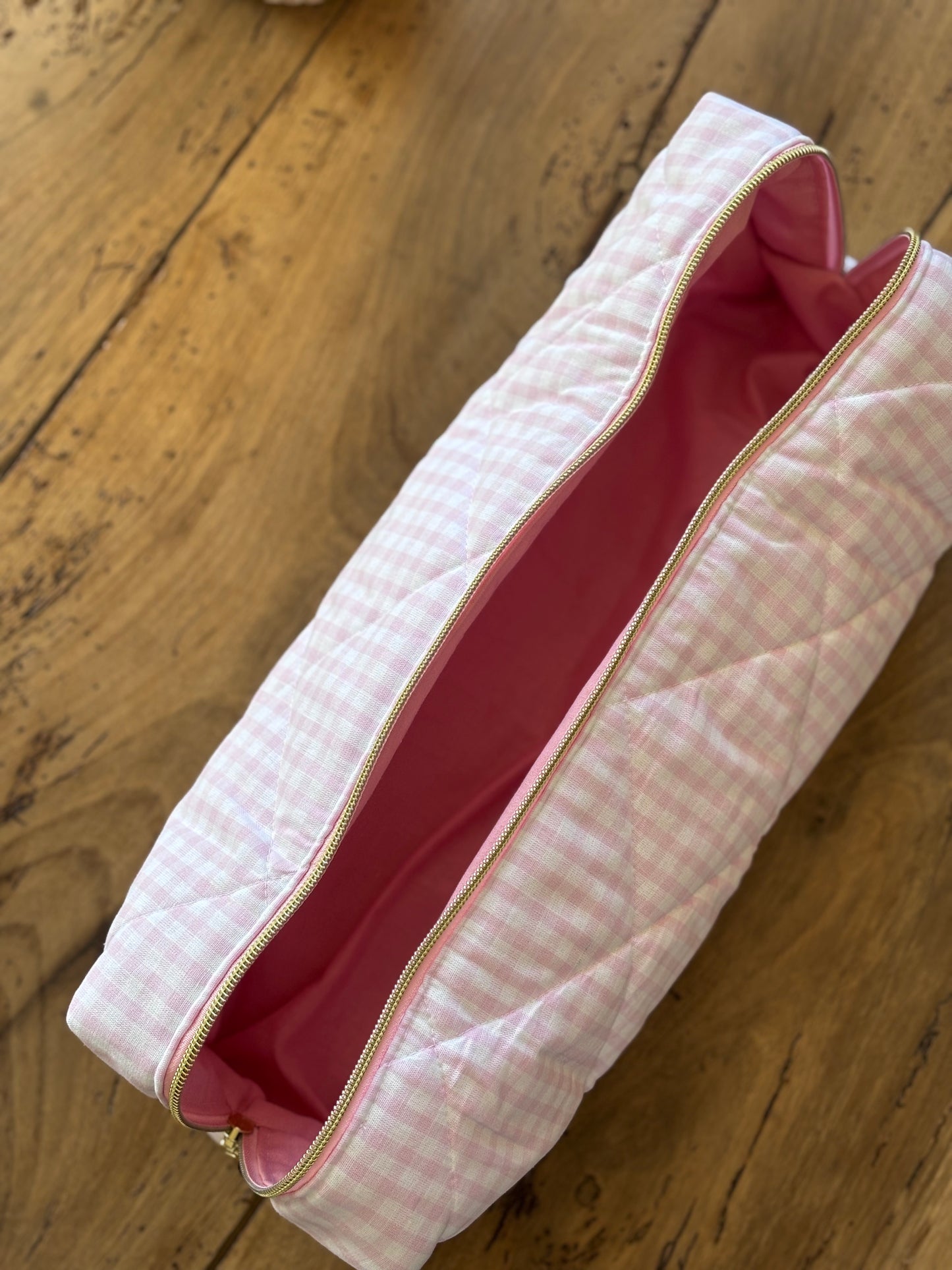 Quilted Pouch for Dyson Airwrap and Shark FlexStyle – Light Pink Gingham