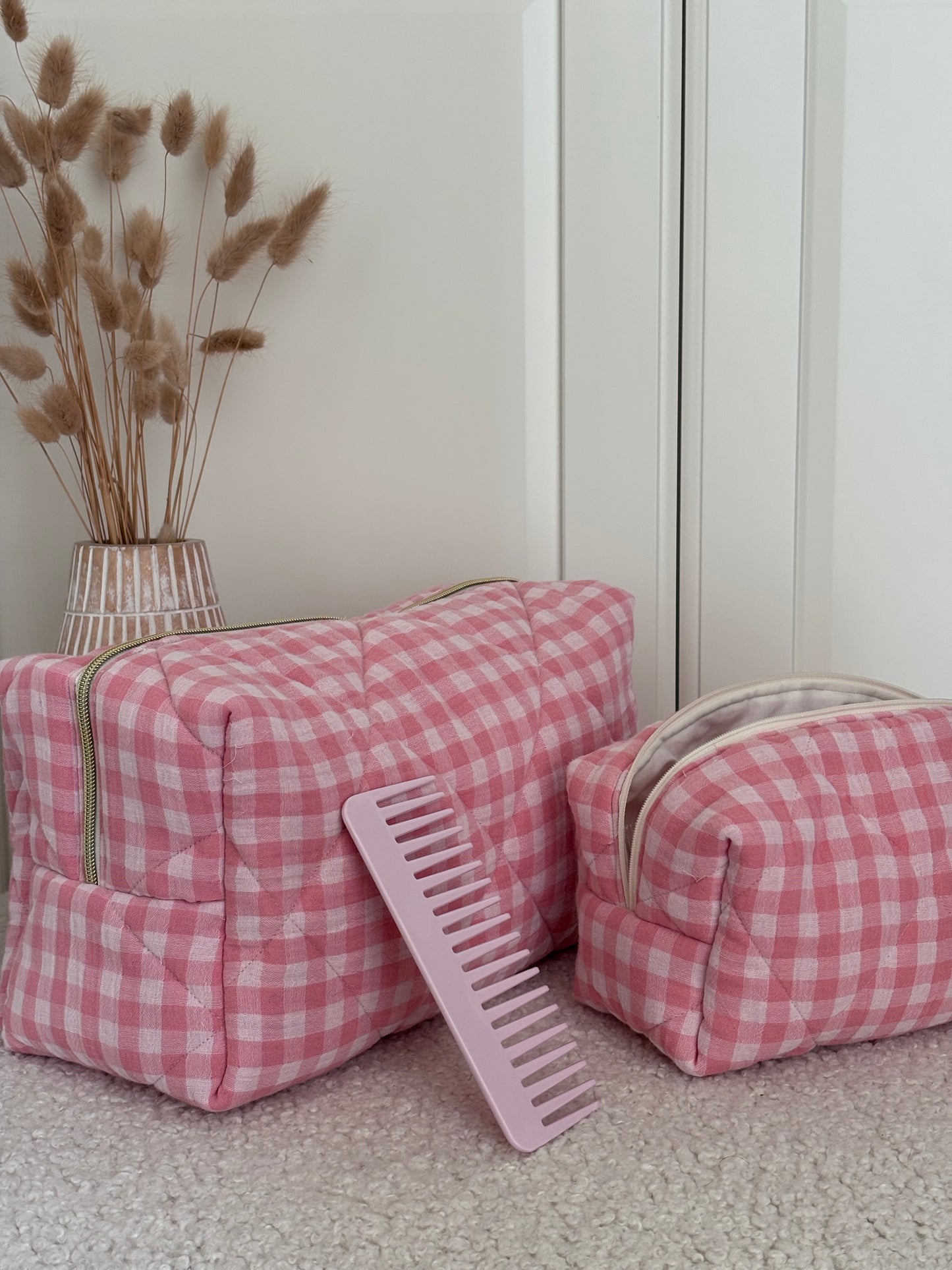 Quilted Pouch for Dyson Airwrap and Shark FlexStyle – Light Pink Gingham