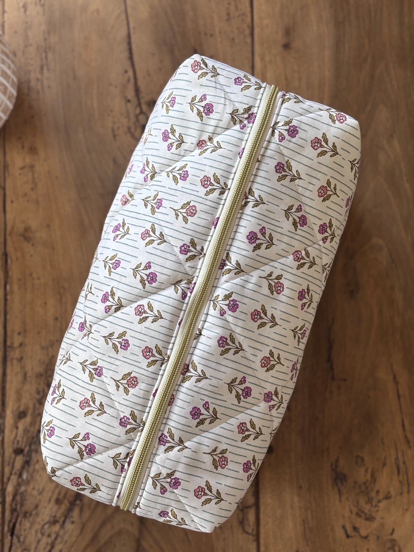 Quilted Pouch for Dyson Airwrap and Shark FlexStyle – Light Pink Gingham