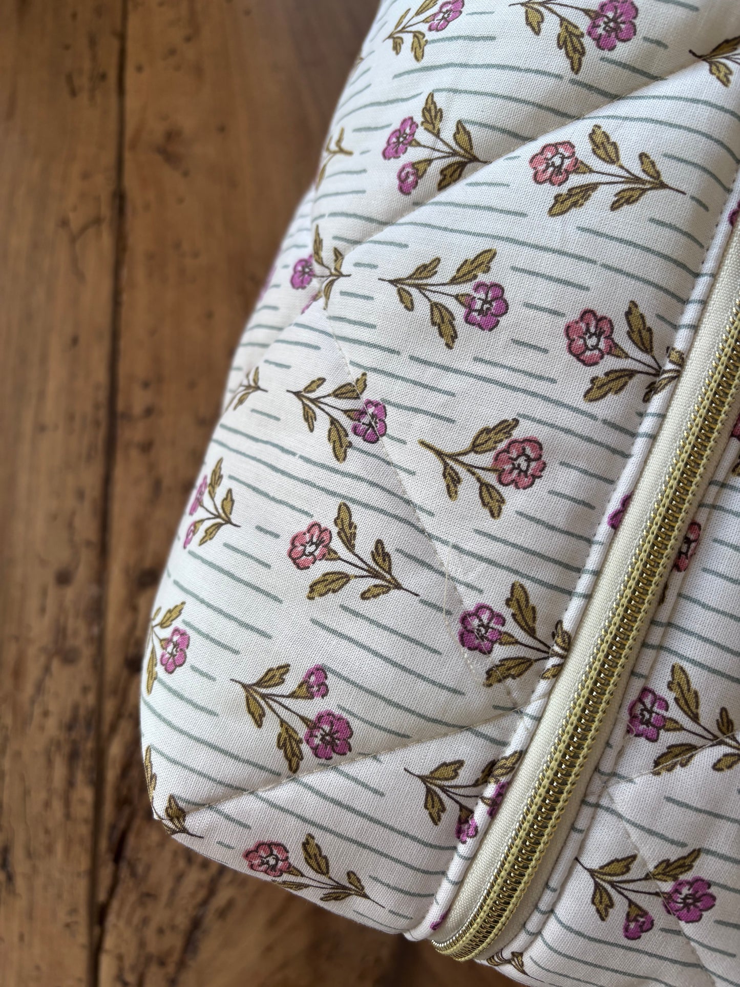 Quilted Pouch for Dyson Airwrap and Shark FlexStyle – Light Pink Gingham