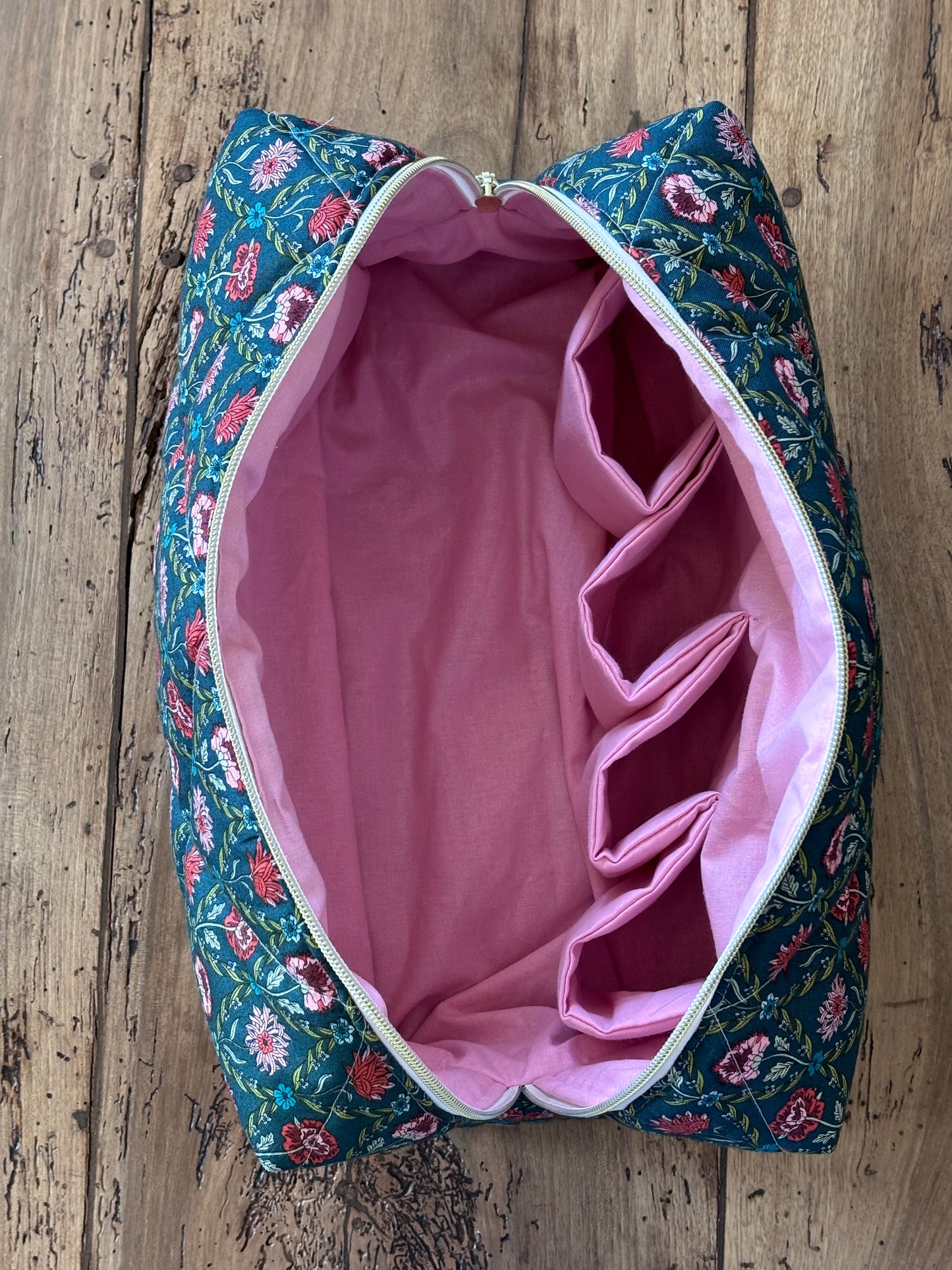 Quilted Pouch for Dyson Airwrap and Shark FlexStyle – Light Pink Gingham