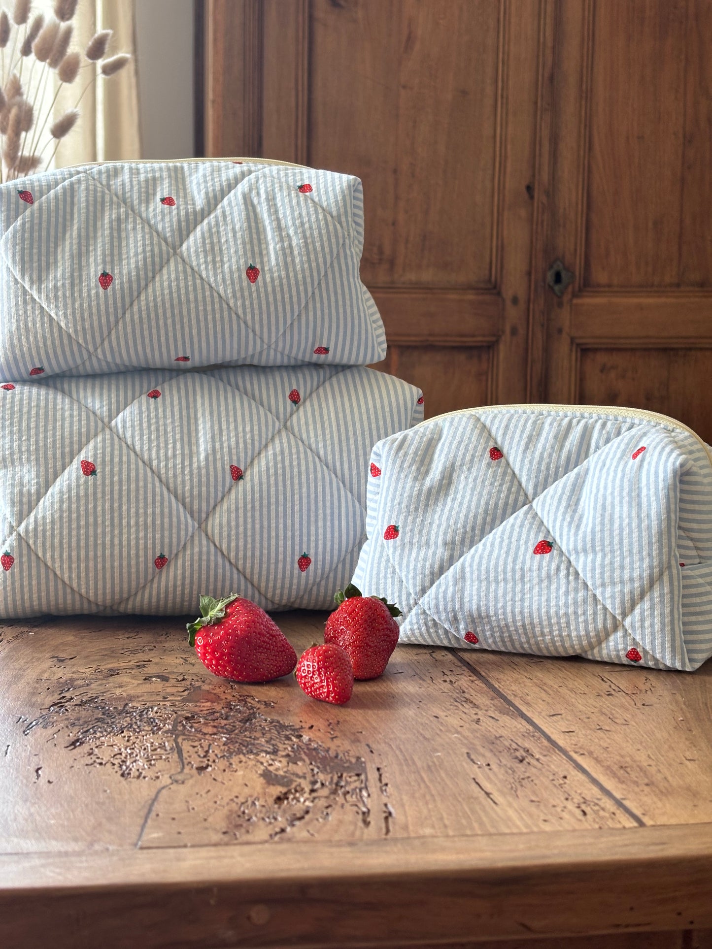 Trio de trousses beauté Rayures bleues et Fraises