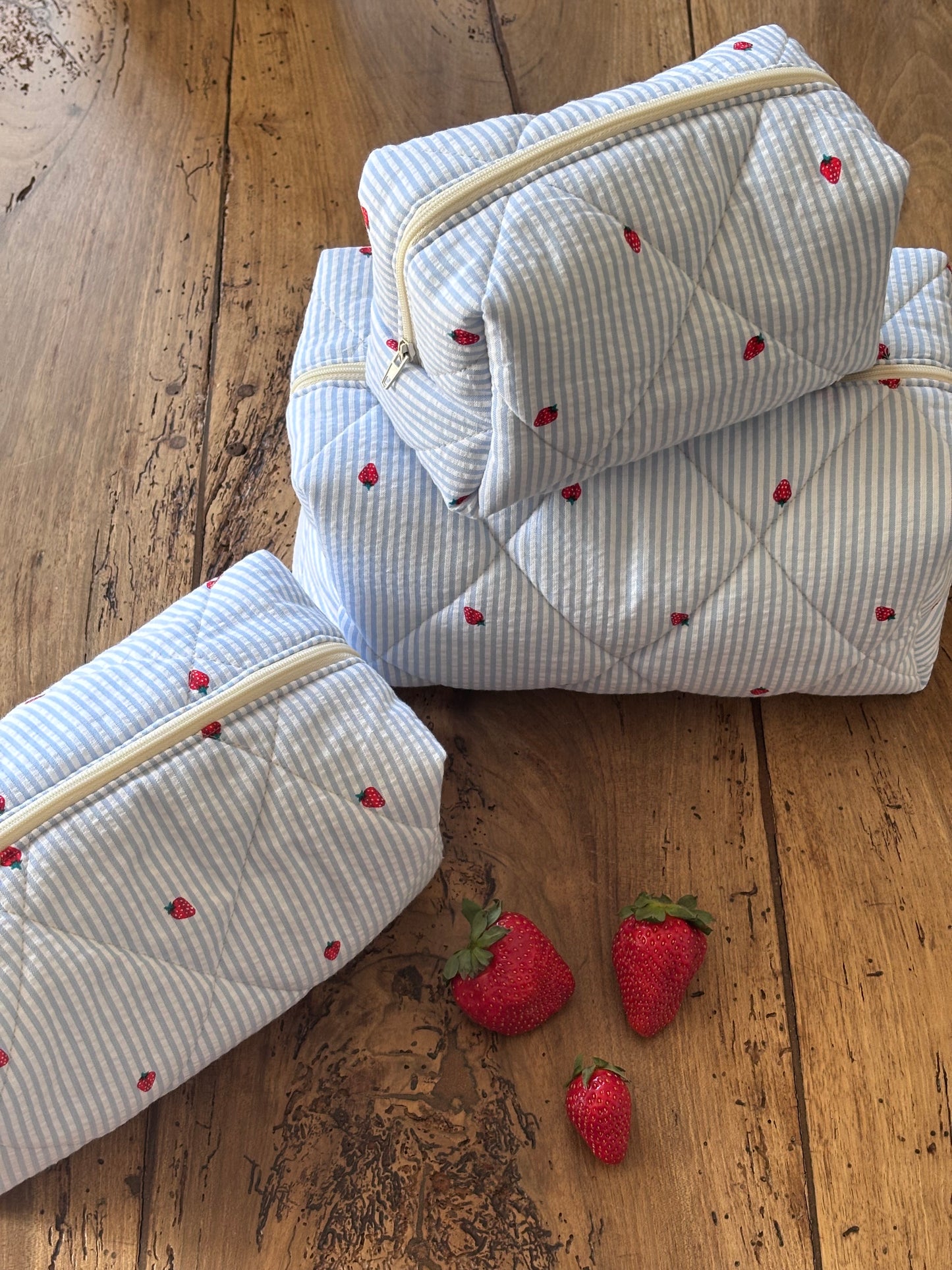 Trio de trousses beauté Rayures bleues et Fraises