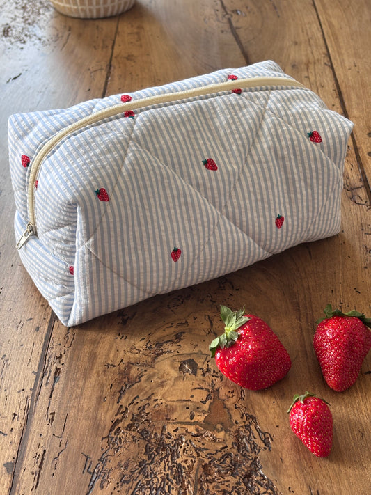 Trousse beauté matelassée Rayures bleues & Fraises