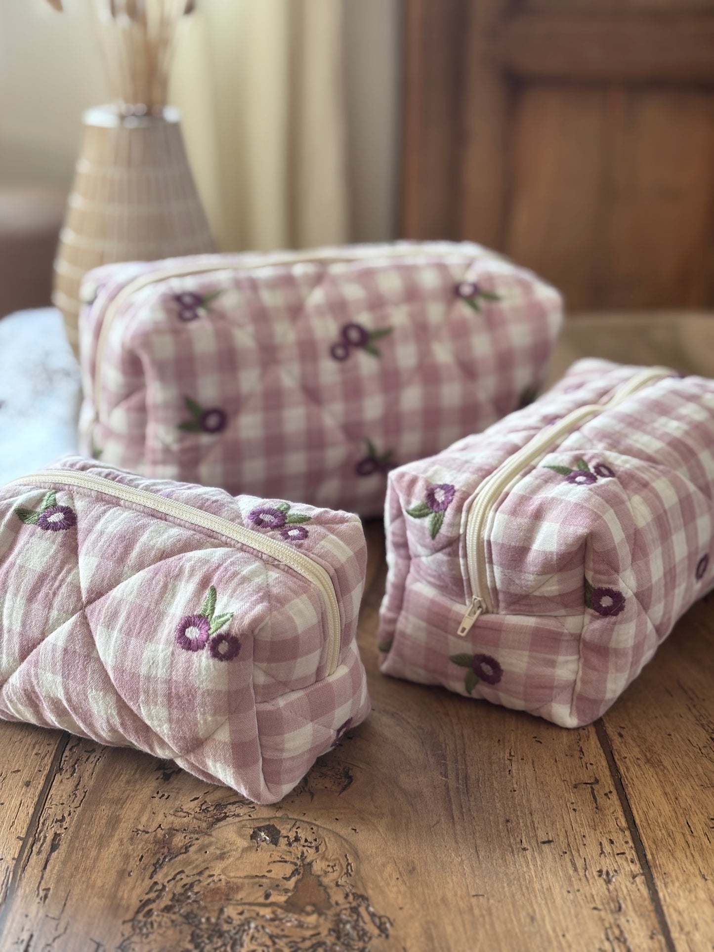 Trousse beauté matelassée Vichy Mauve Brodée