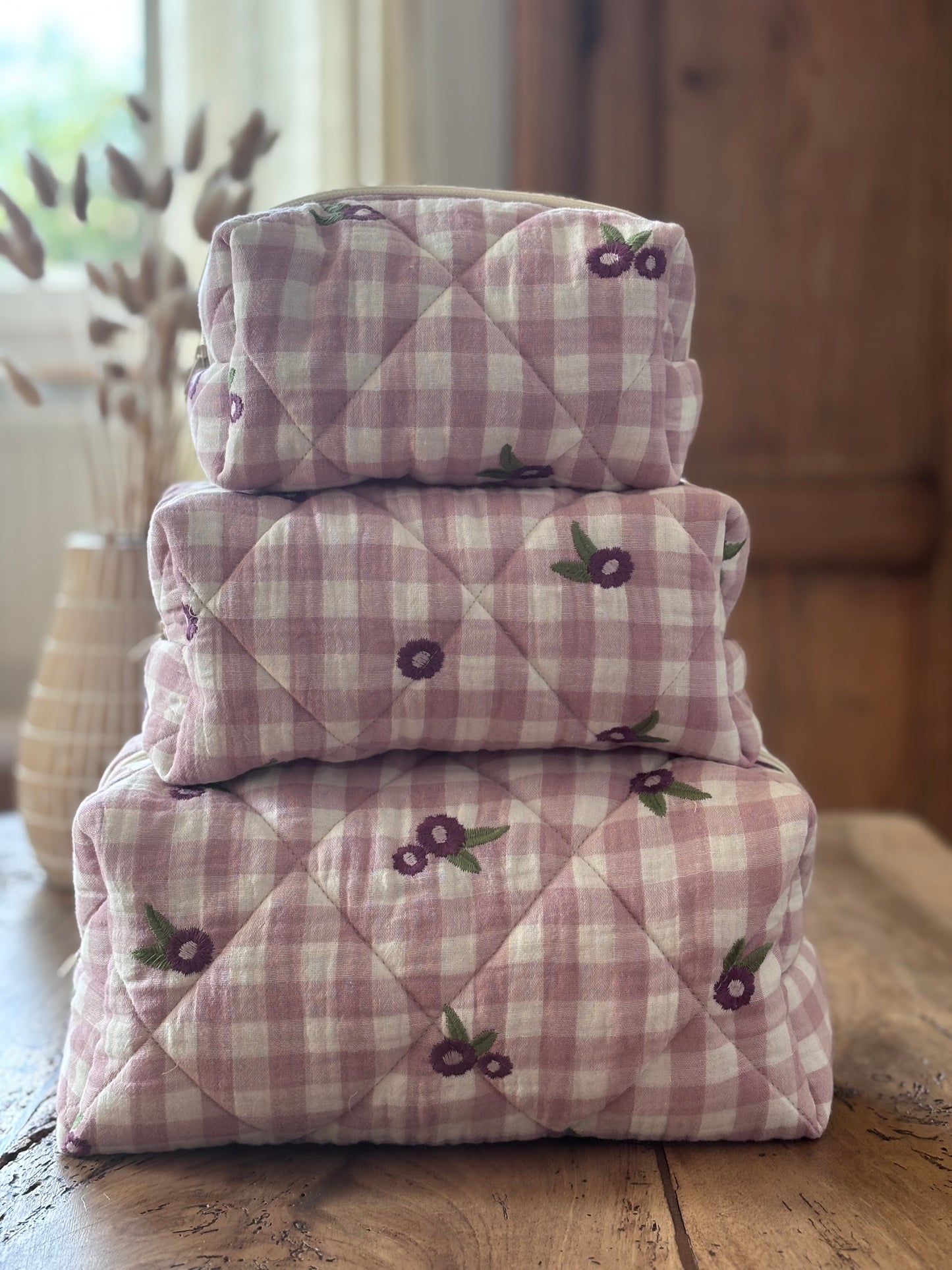 Trio de trousses beauté Vichy Mauve Brodée