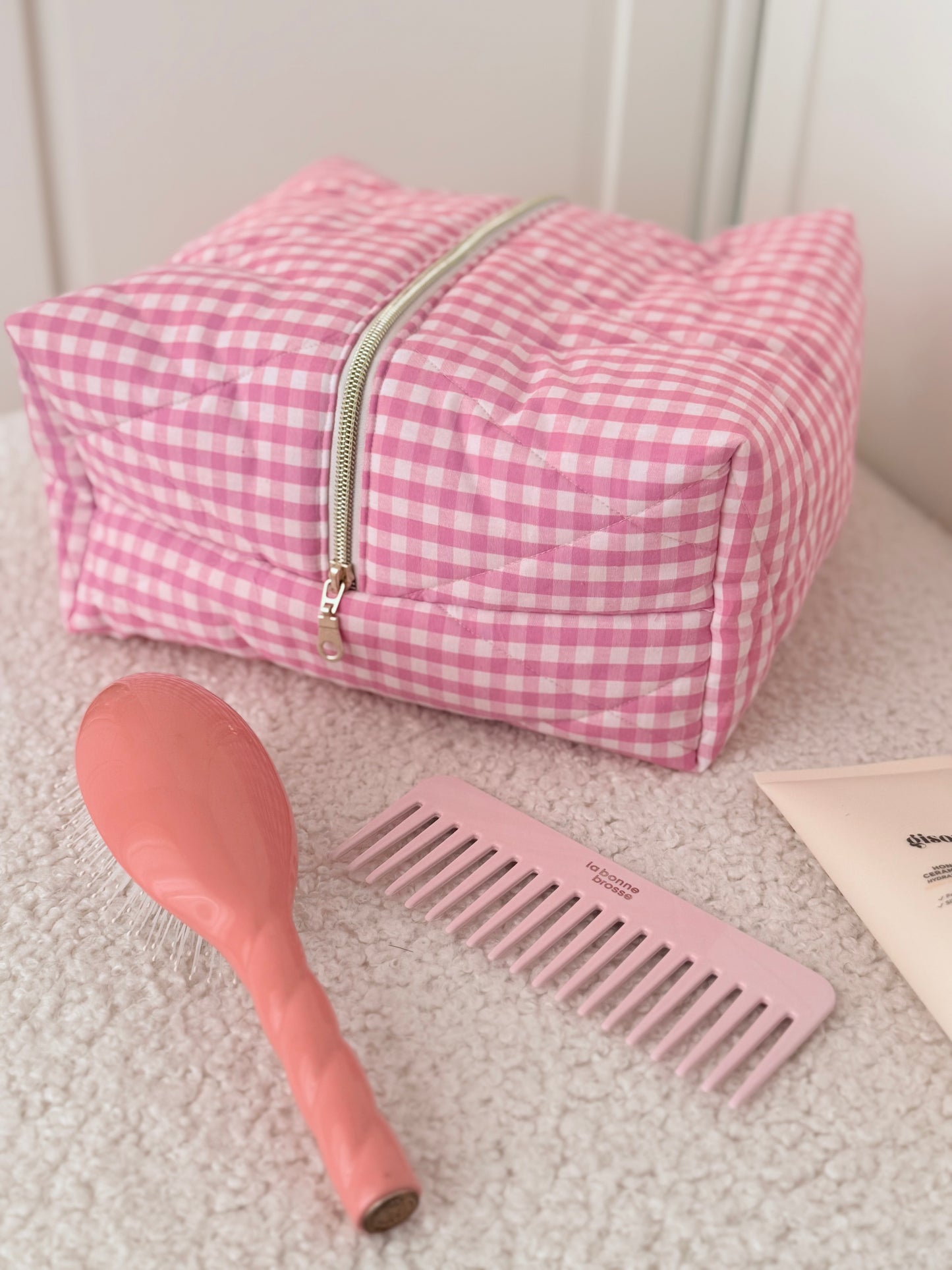 Trousse sèche-cheveux matelassée vichy rose Louise – Quilted pink gingham hair dryer case – Maison ELOÏA