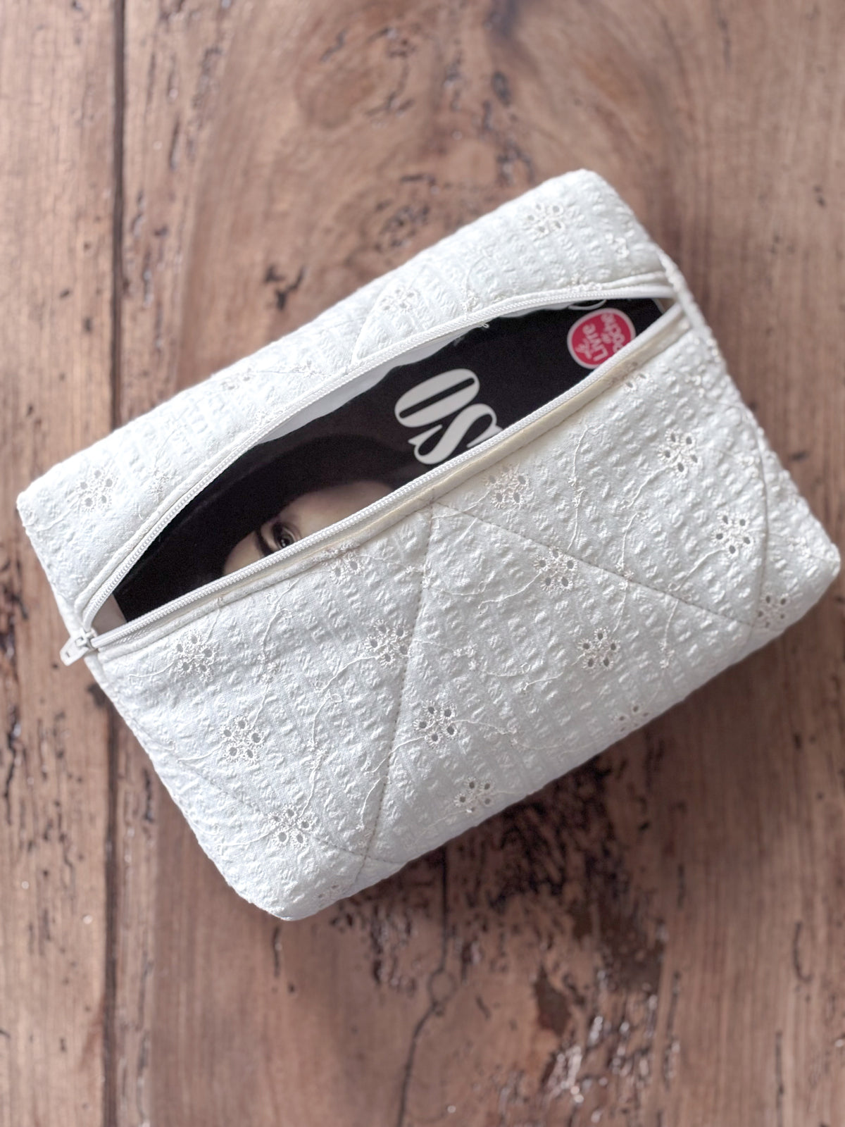 Pochette livre de poche - brodée écrue Céleste - Compatible Kindle
