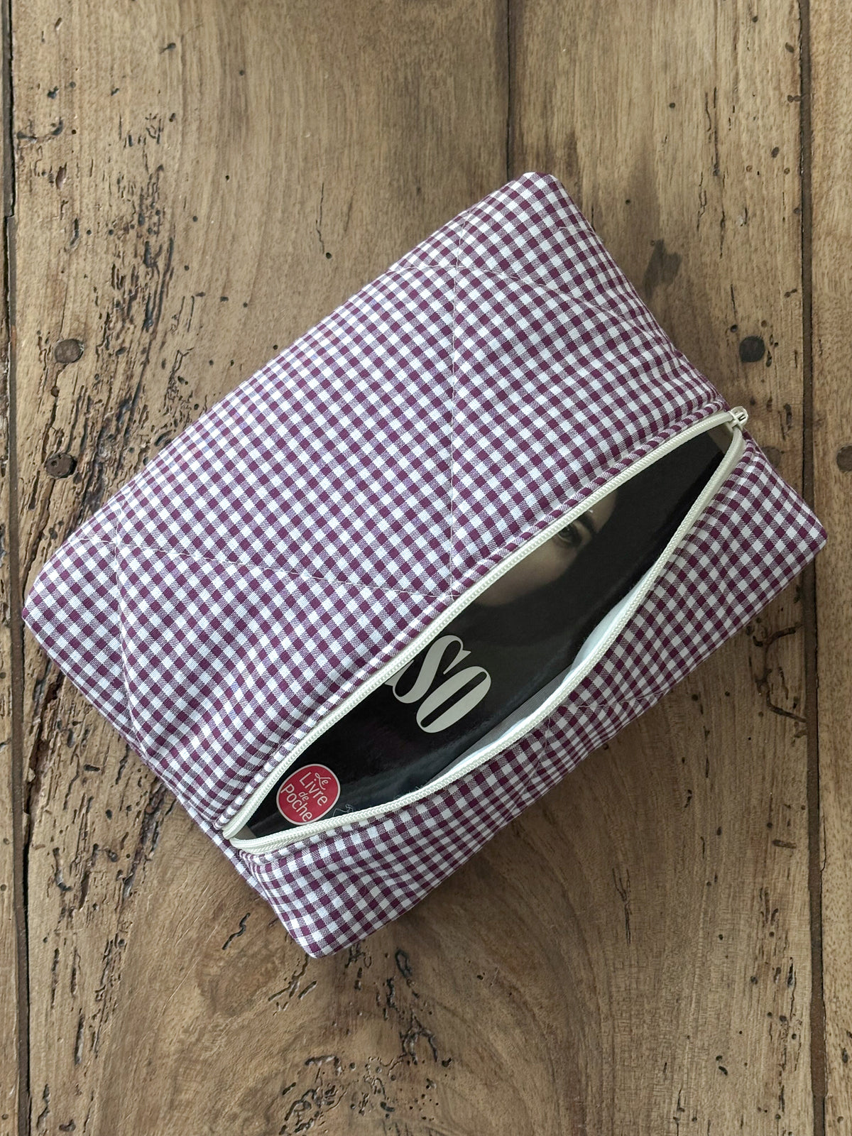 Pochette livre de poche - vichy bordeaux Camille - Compatible Kindle
