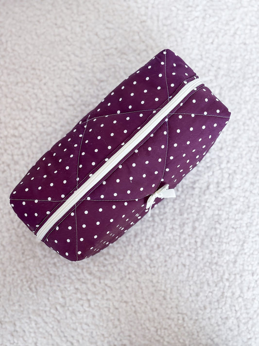 Trousse beauté matelassée bordeaux pois écrus – Garance