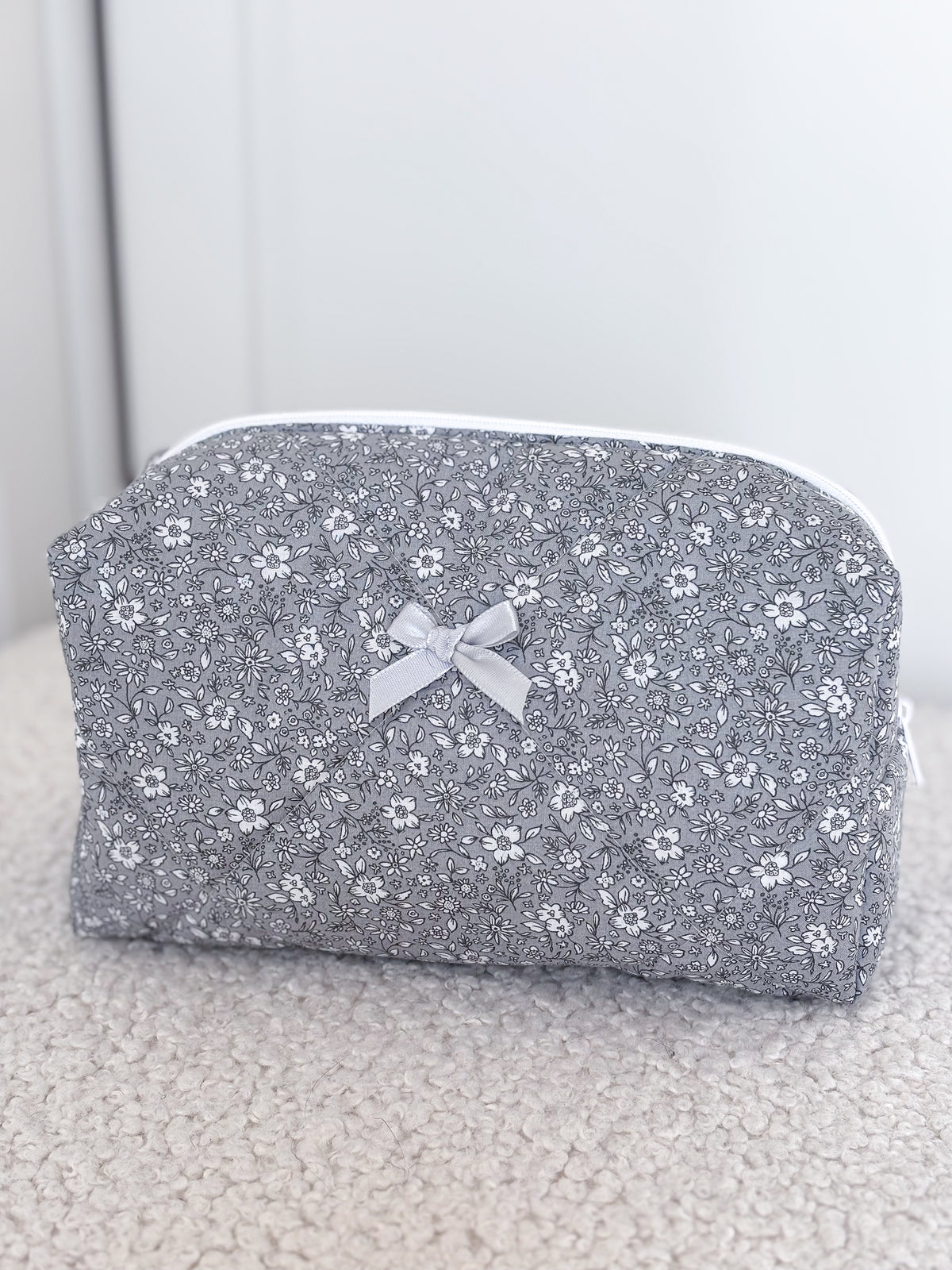 Trousse beauté matelassée fleurie – Marguerite