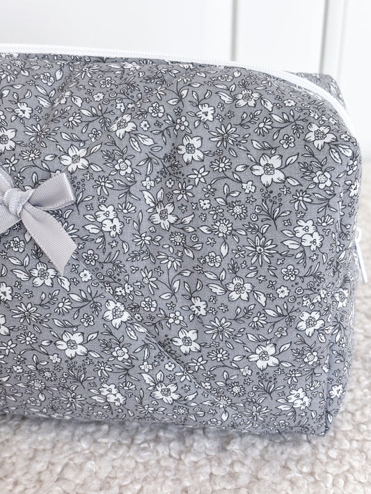 Trousse beauté matelassée fleurie – Marguerite