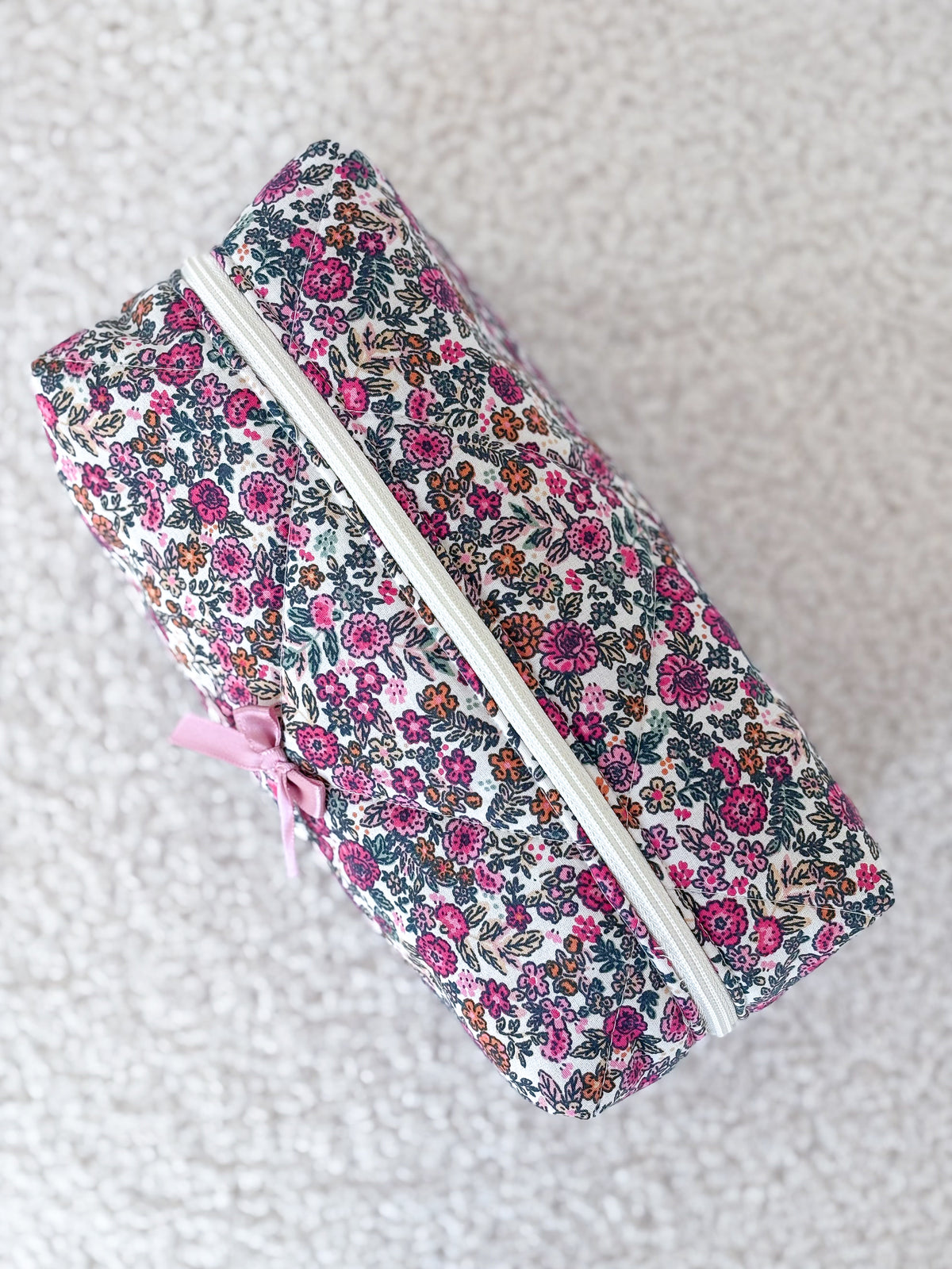 Trousse beauté matelassée fleurie – Romane