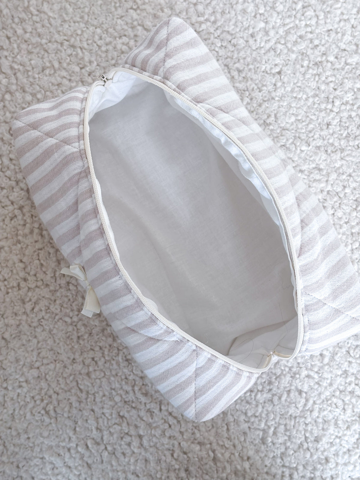 Trousse beauté matelassée rayée écrue beige – Albane