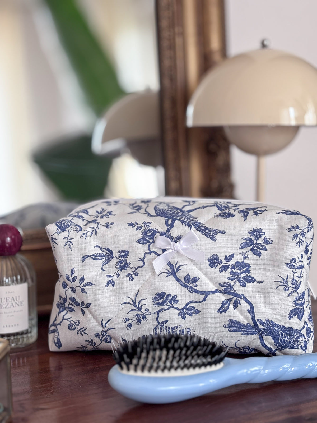 Trousse beauté matelassée toile de Jouy bleue  – Joséphine