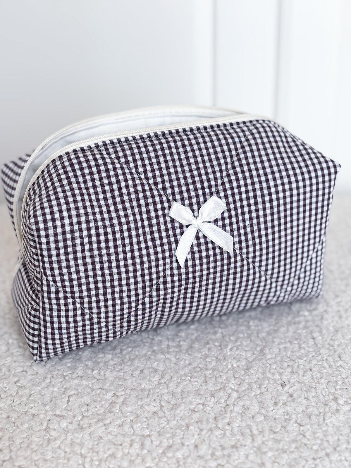 Trousse beauté matelassée vichy marron – Camille